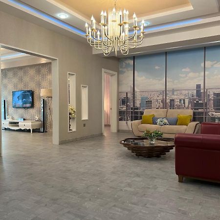 Megafun Luxury Family Apartment Bakoe Buitenkant foto