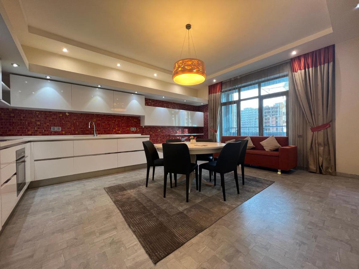 Megafun Luxury Family Apartment Bakoe Buitenkant foto