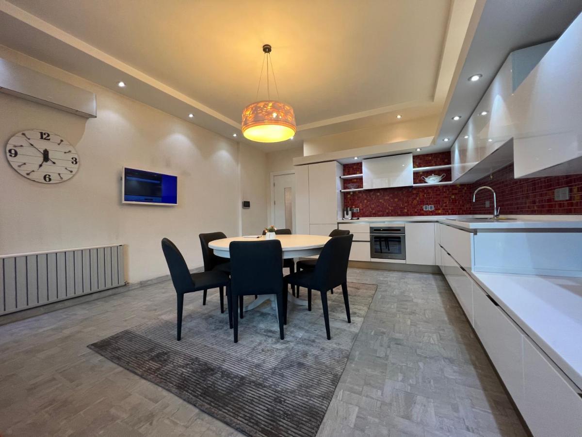 Megafun Luxury Family Apartment Bakoe Buitenkant foto
