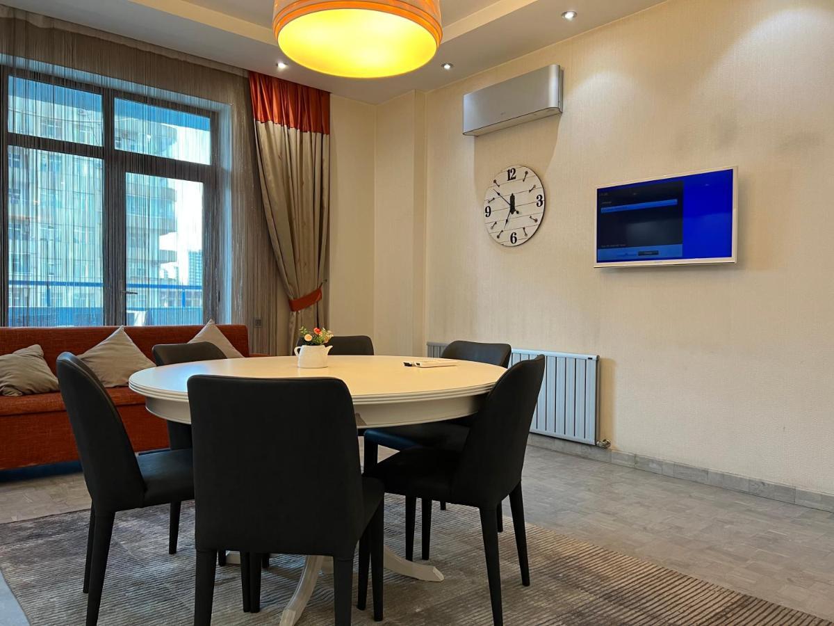 Megafun Luxury Family Apartment Bakoe Buitenkant foto