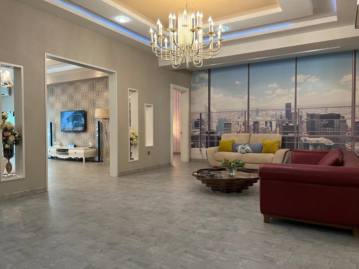 Megafun Luxury Family Apartment Bakoe Buitenkant foto