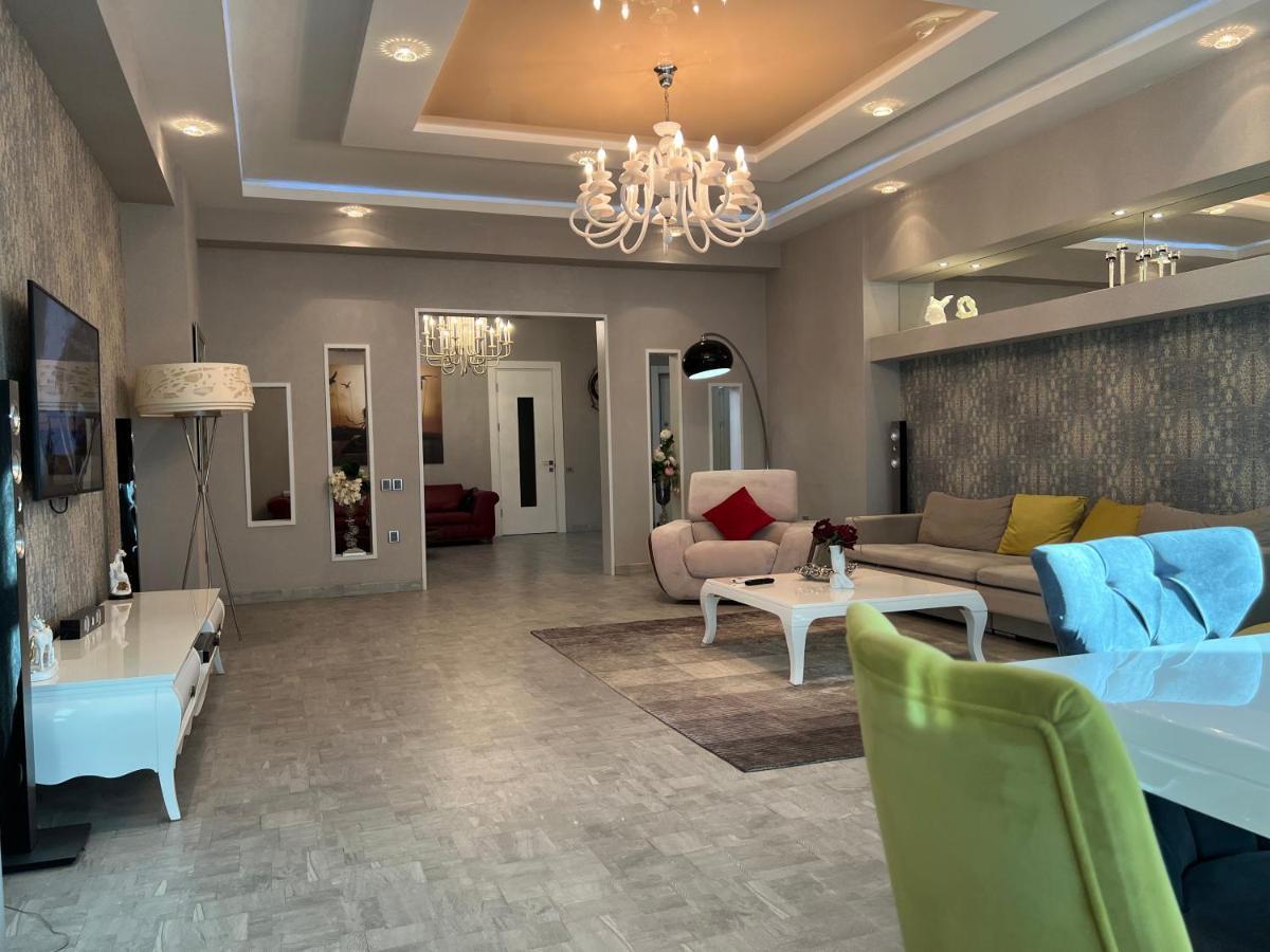 Megafun Luxury Family Apartment Bakoe Buitenkant foto